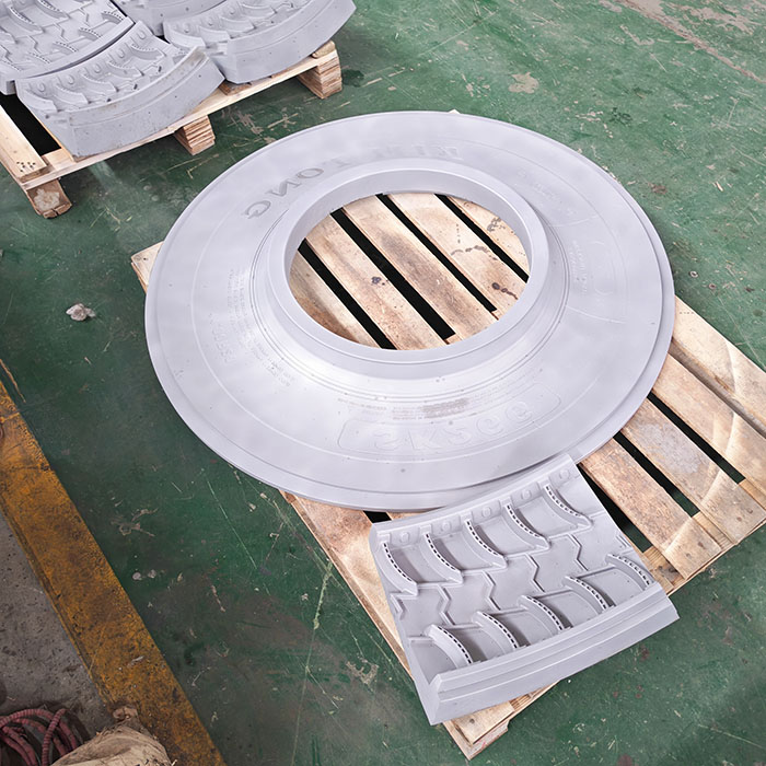 側板與活絡模具